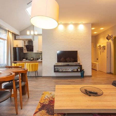 Luxury 4 Bedroom Apartment #1 In The City Center Of Tiflis Exterior foto