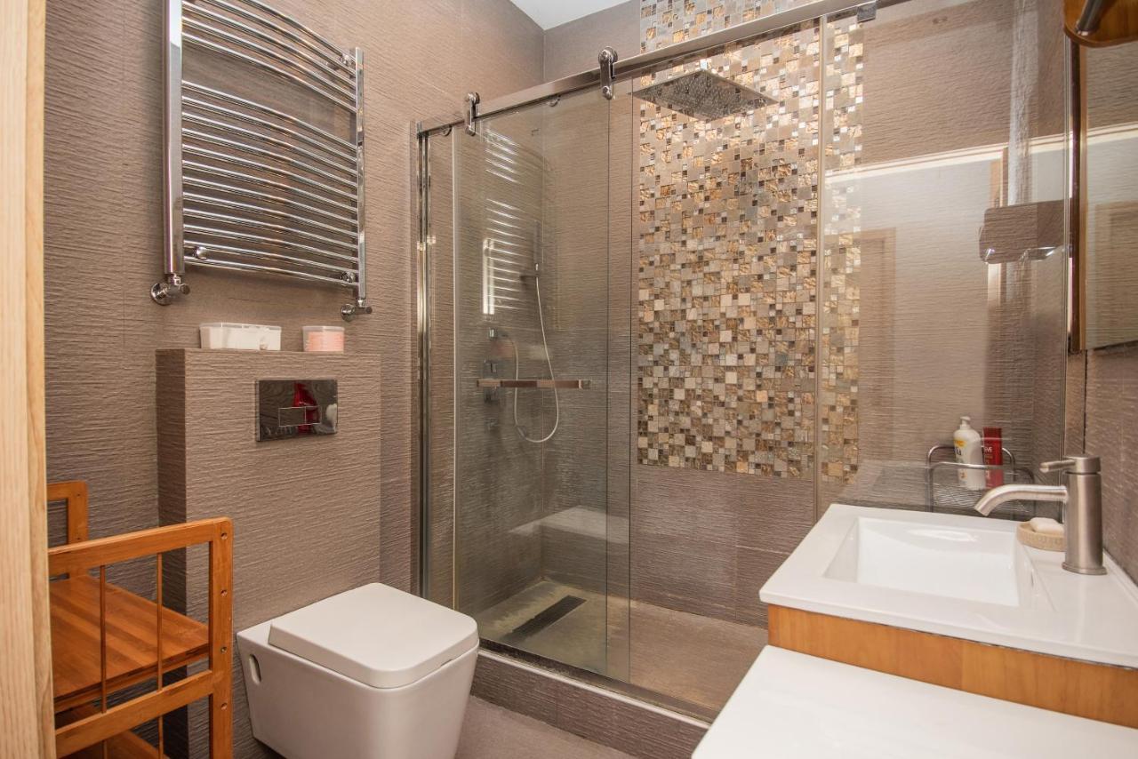 Luxury 4 Bedroom Apartment #1 In The City Center Of Tiflis Exterior foto