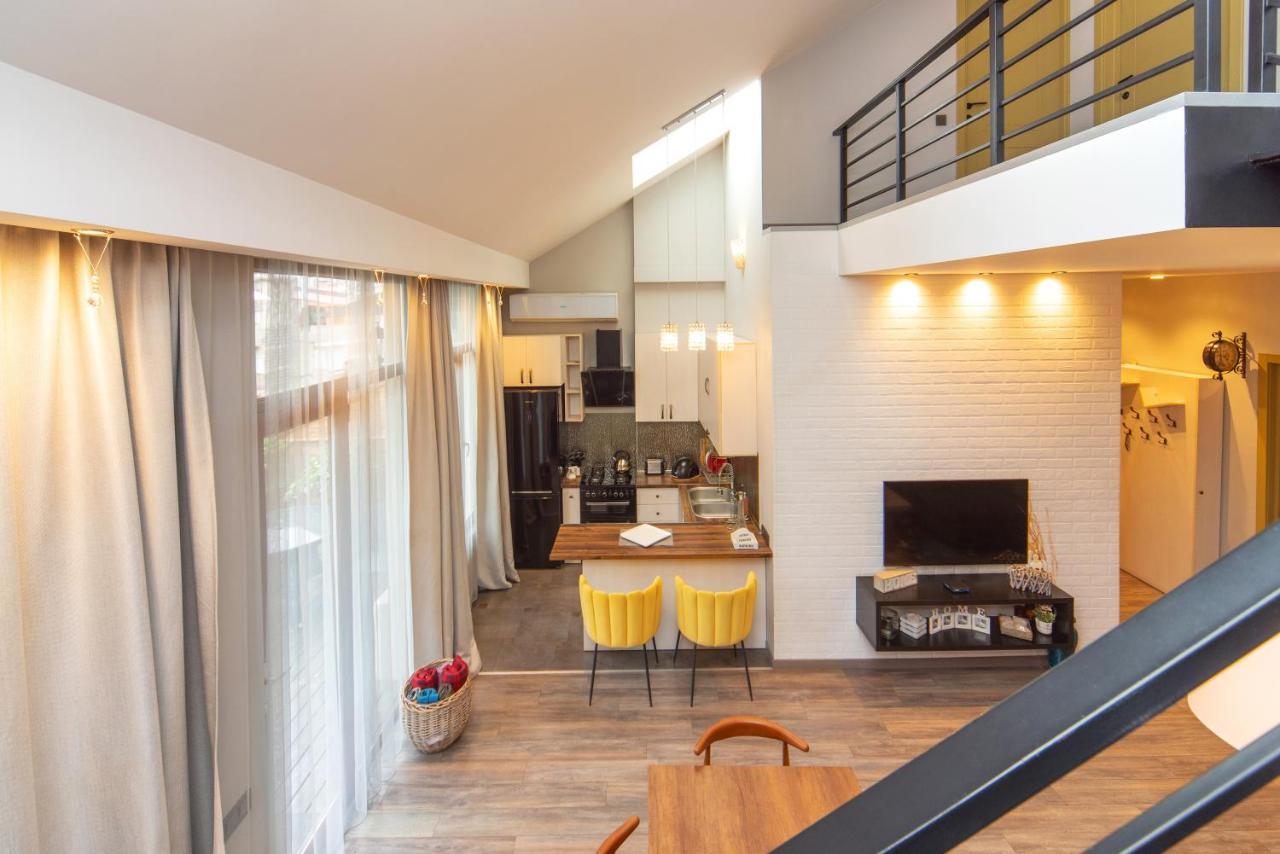 Luxury 4 Bedroom Apartment #1 In The City Center Of Tiflis Exterior foto